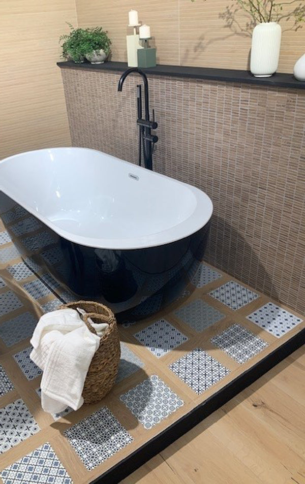 Groove Cassettone Majolica 80x80cm, matt porcelain tile for bathroom and other wet floors at Irwin Tiles, view 11
