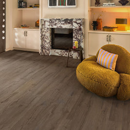 Quickstep Classic Oak Brown Laminate 8mm, laminate flooring at Irwin Tiles