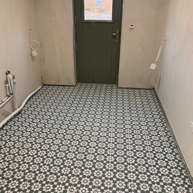 Nerja Verde 22.5 x 22.5cm, porcelain tile at Irwin Tiles