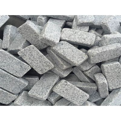 Silver Granite Tumbled Cobbles 20x10cmx5cm
